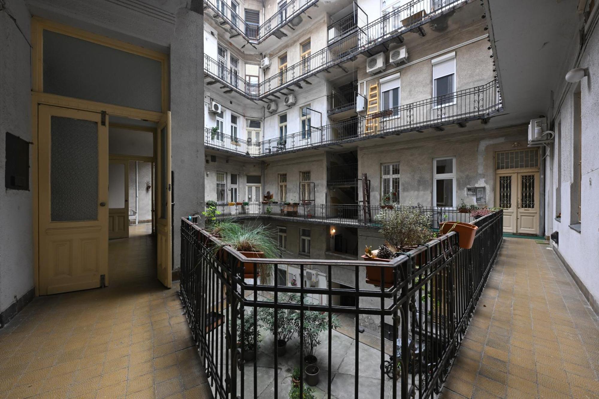 A Quiet Place In The Heart Of The City ブダペスト エクステリア 写真